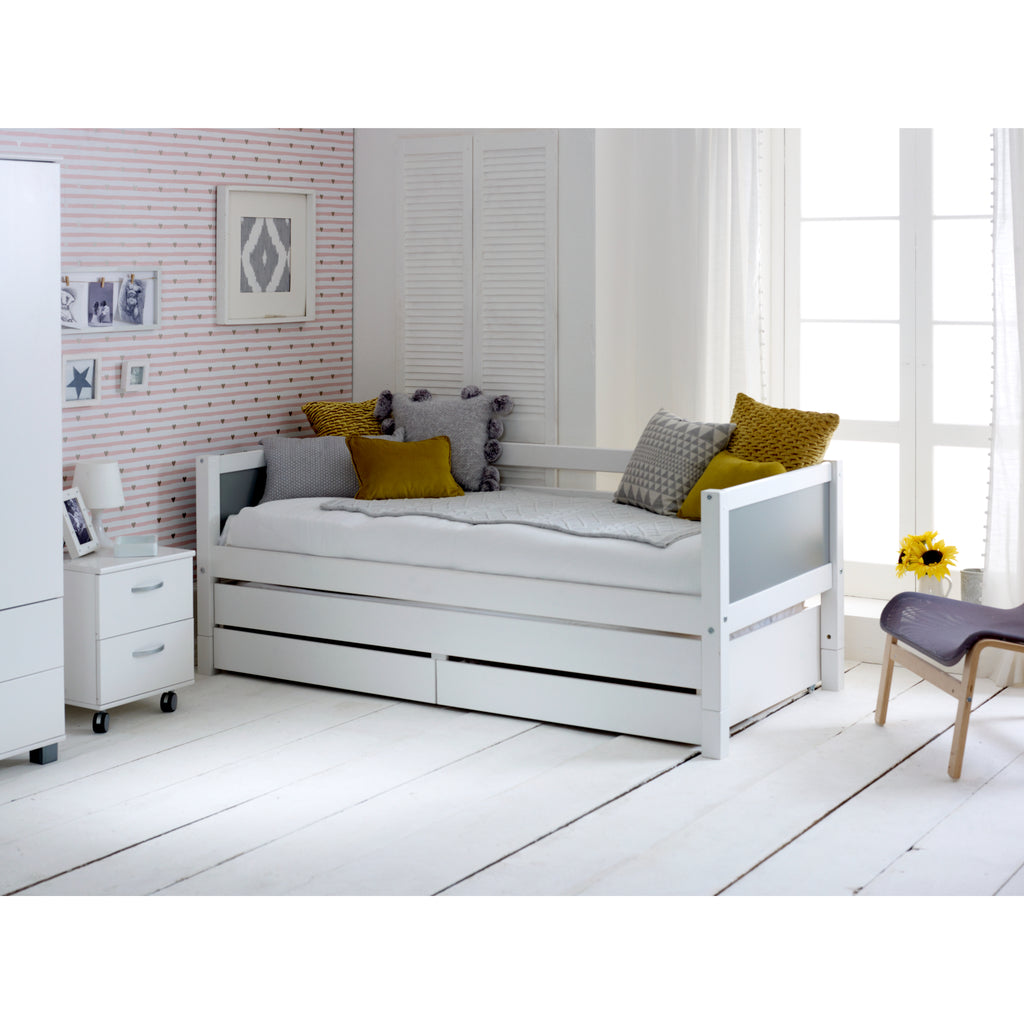 Thuka Nordic Daybed with Trundle & Drawers with grey ends, trundle closed