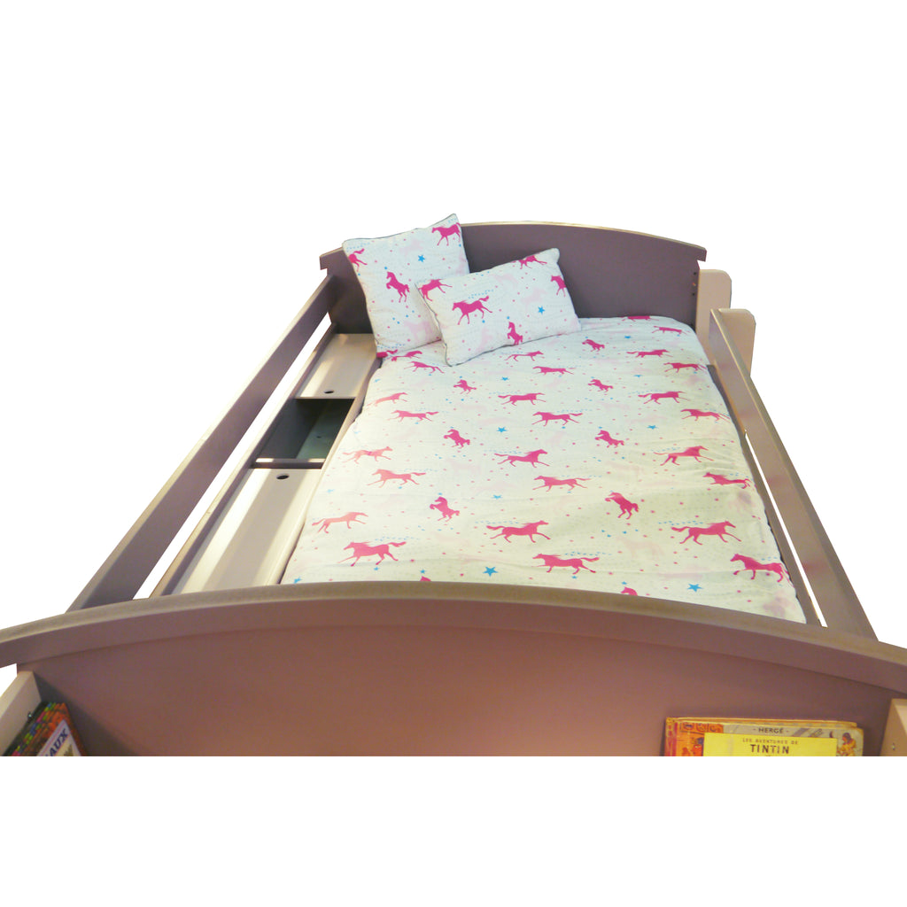 Wagon Bunk Bed, top bunk detail