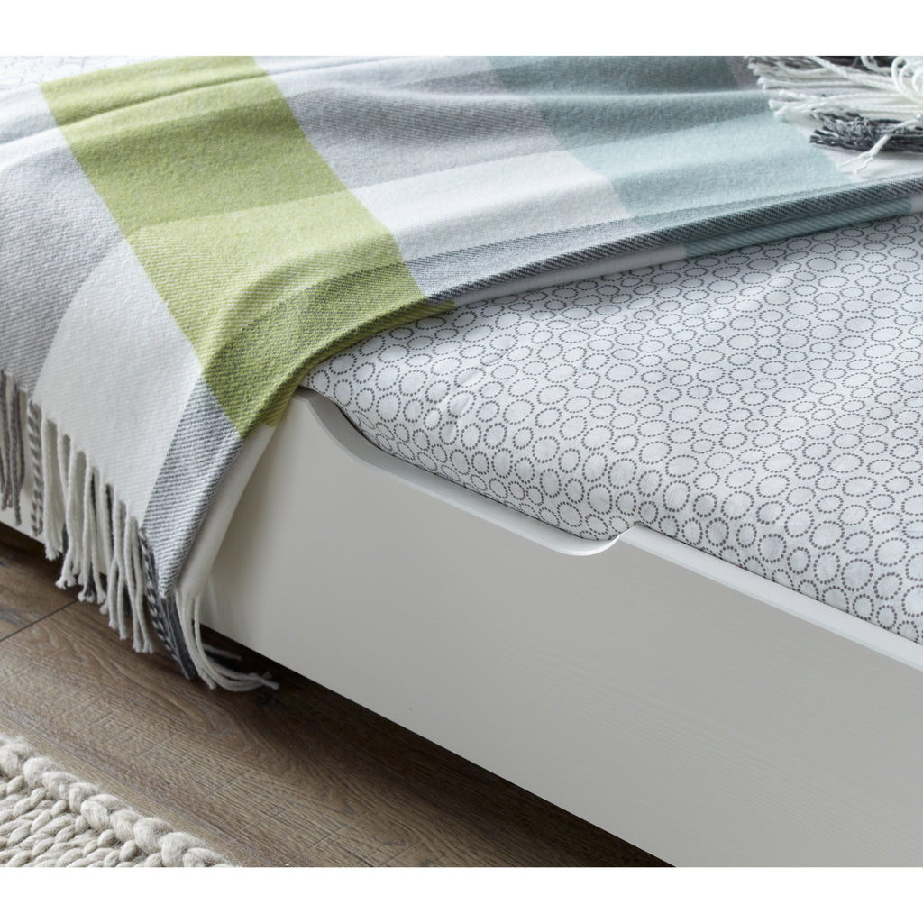 Copella Pine Guest Bed With Trundle, detail of trundle bed