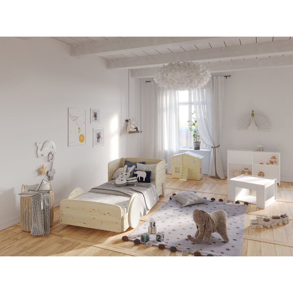 Discovery Montessori Bed, white, in furnished room