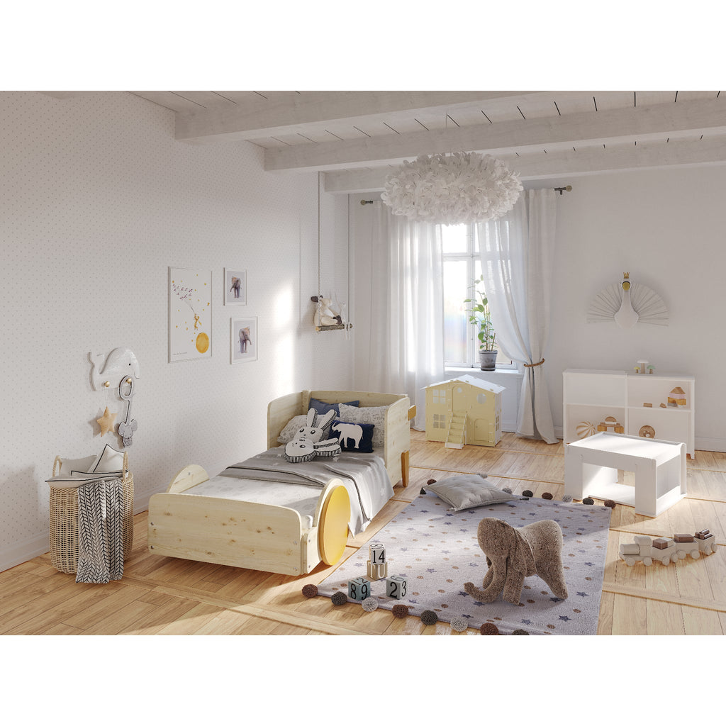 Discovery Montessori Bed, yellow, in furnished room
